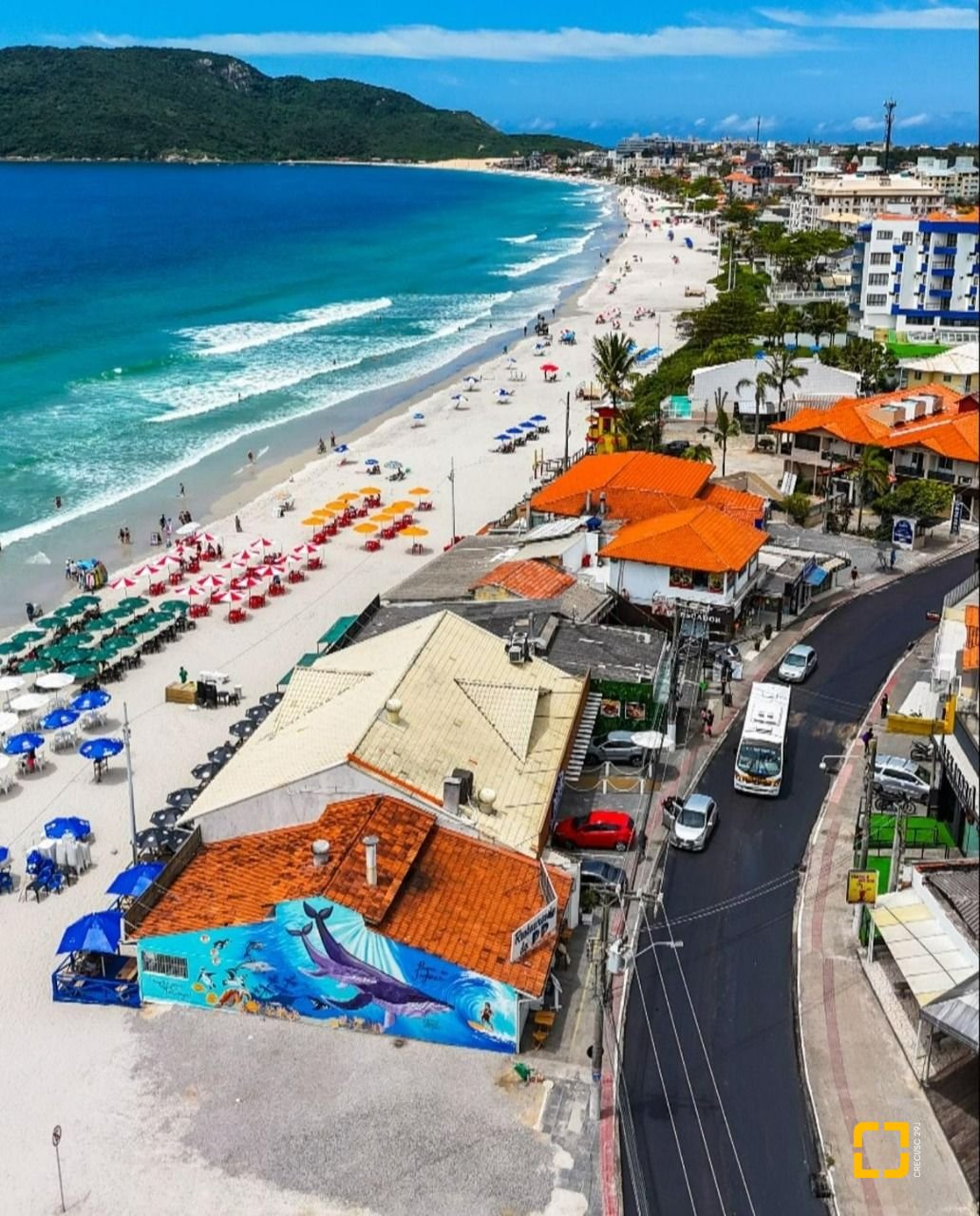 Cobertura com 235m², 6 quartos (sendo 3 suítes), 3 garagens, no bairro Ingleses em Florianópolis
