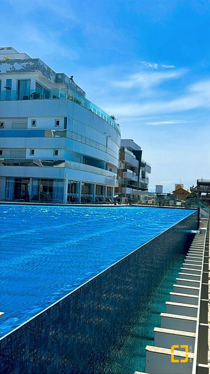 Cobertura com 235m², 6 quartos (sendo 3 suítes), 3 garagens, no bairro Ingleses em Florianópolis