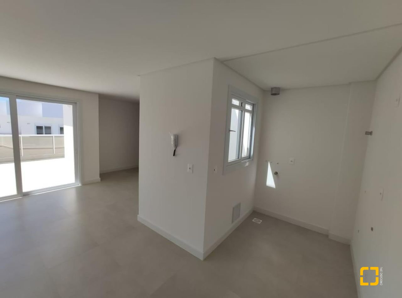 Cobertura com 235m², 6 quartos (sendo 3 suítes), 3 garagens, no bairro Ingleses em Florianópolis