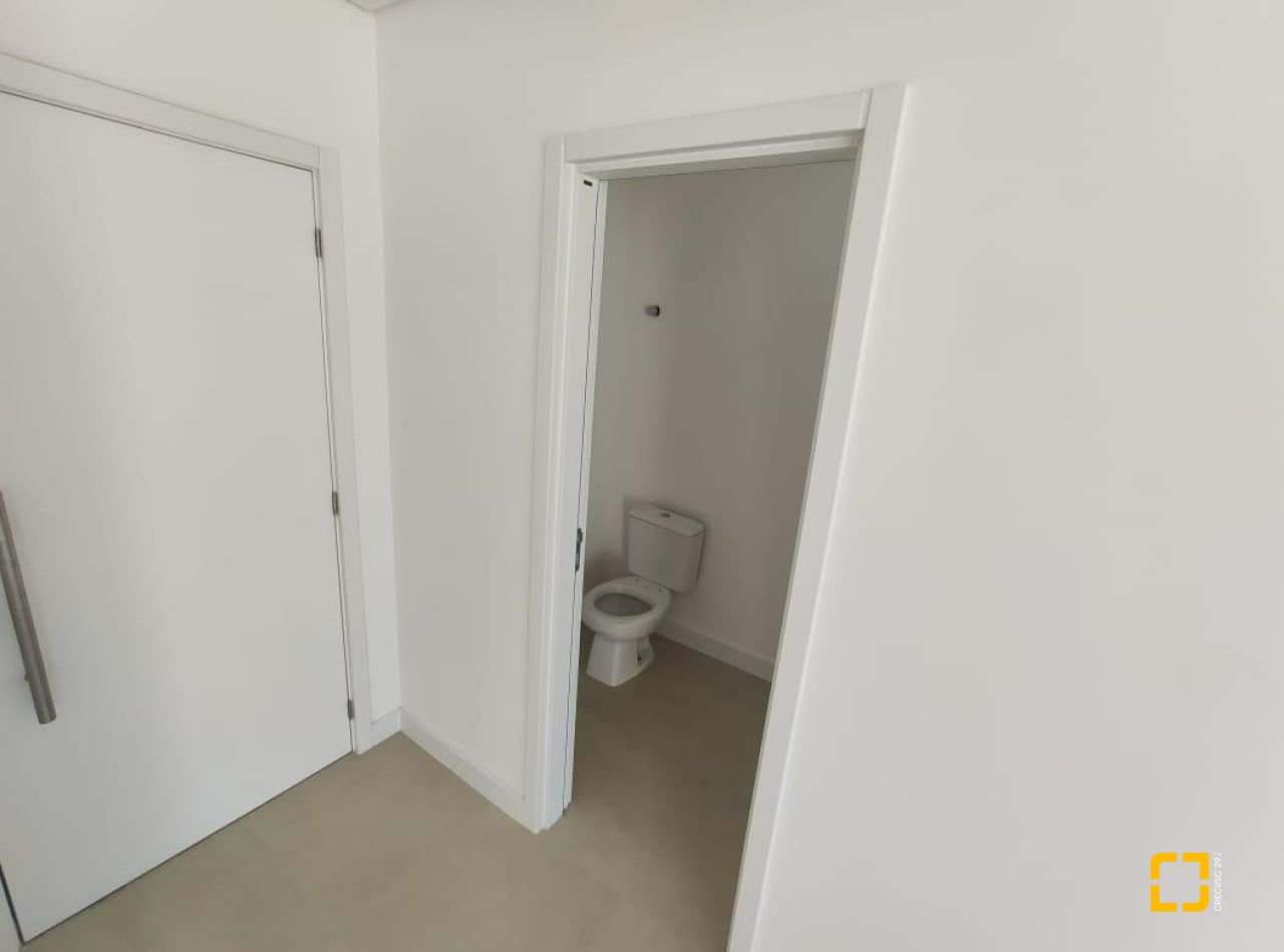 Cobertura com 235m², 6 quartos (sendo 3 suítes), 3 garagens, no bairro Ingleses em Florianópolis