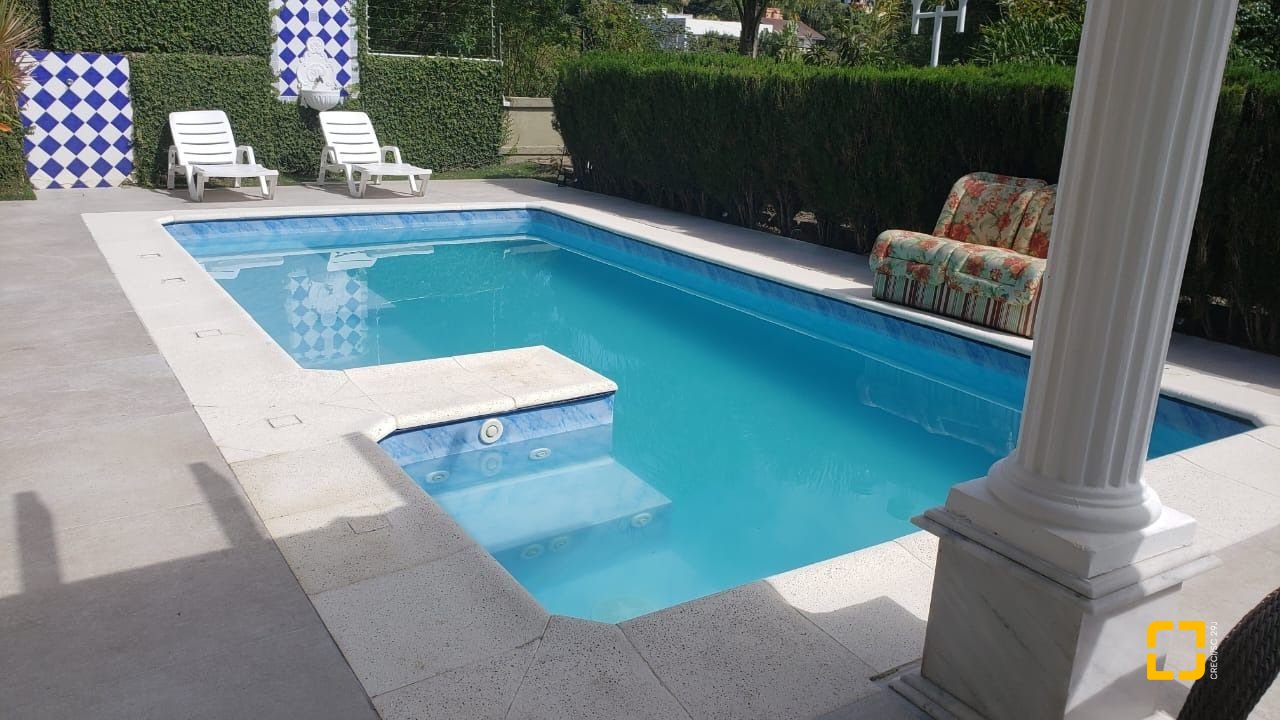 Casa com 450m², 4 quartos (sendo 4 suítes), 8 garagens, no bairro Praia Brava em Florianópolis