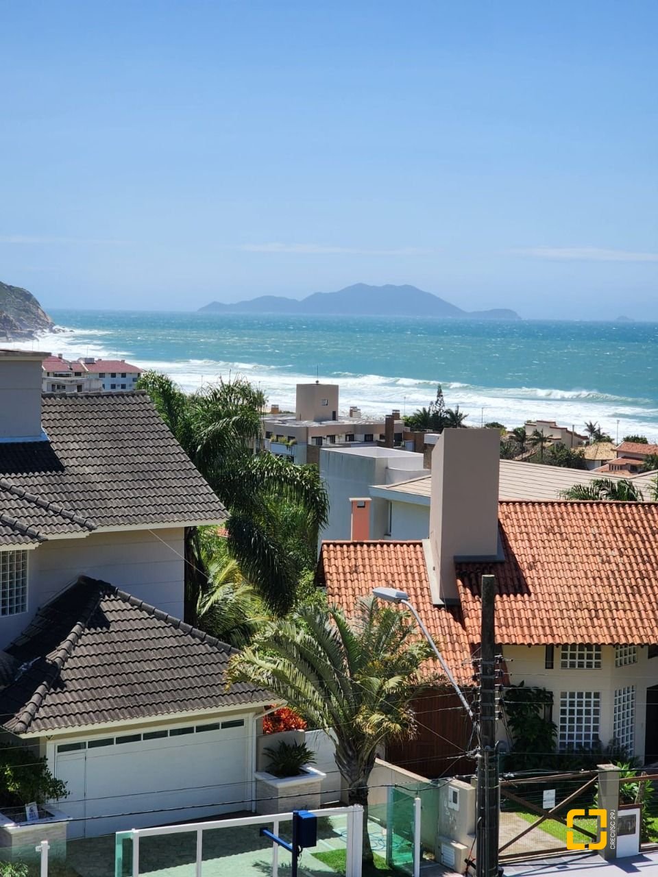 Casa com 450m², 4 quartos (sendo 4 suítes), 8 garagens, no bairro Praia Brava em Florianópolis