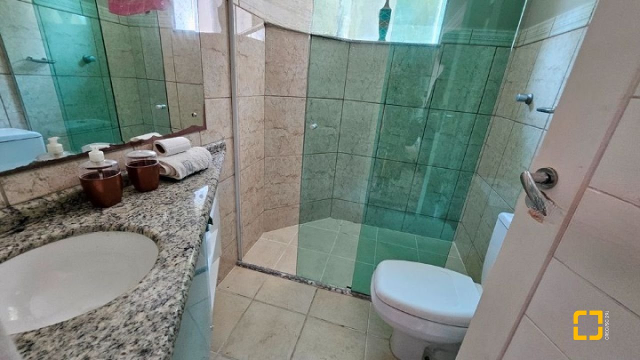 Casa com 450m², 4 quartos (sendo 4 suítes), 8 garagens, no bairro Praia Brava em Florianópolis