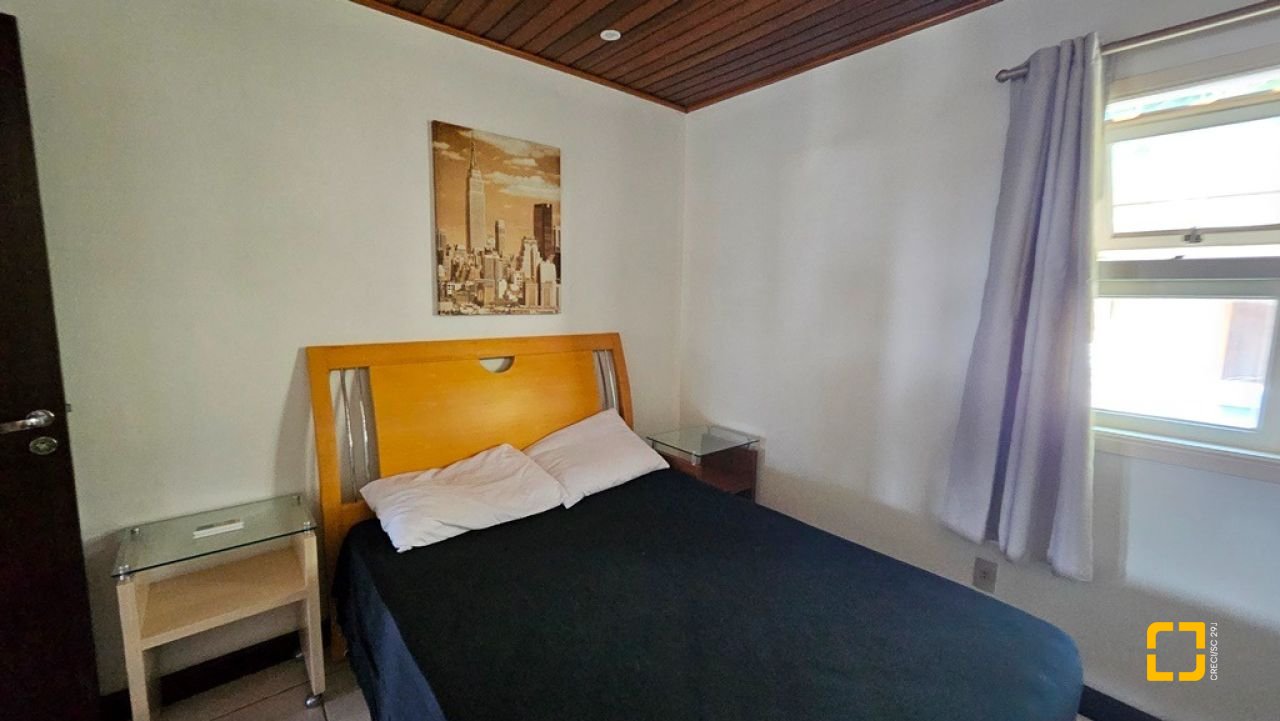 Casa com 450m², 4 quartos (sendo 4 suítes), 8 garagens, no bairro Praia Brava em Florianópolis