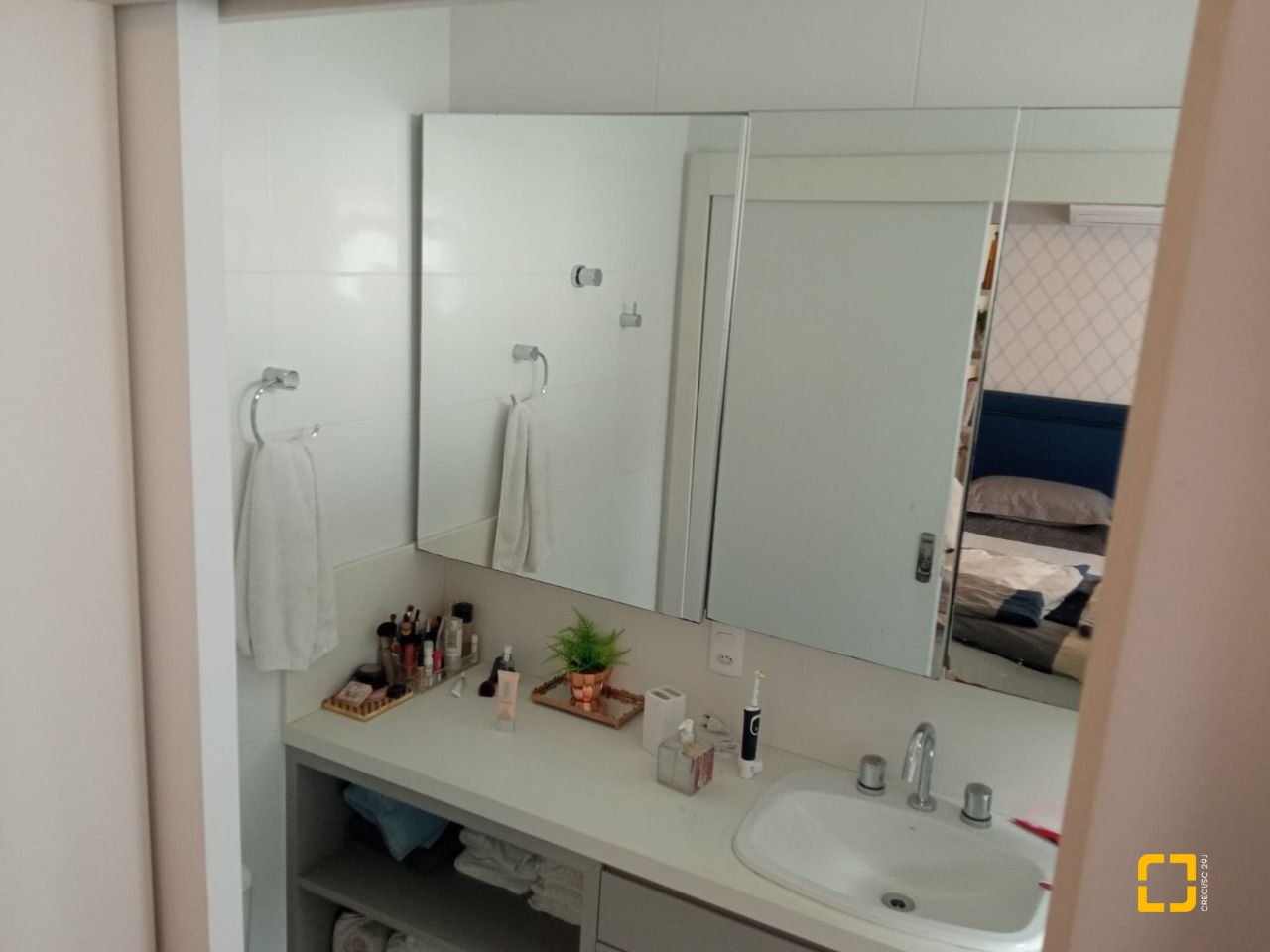 Apartamento com 100m², 4 quartos (sendo 1 suíte), 2 garagens, no bairro Balneário em Florianópolis