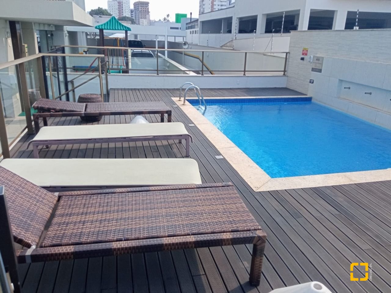 Apartamento com 100m², 4 quartos (sendo 1 suíte), 2 garagens, no bairro Balneário em Florianópolis