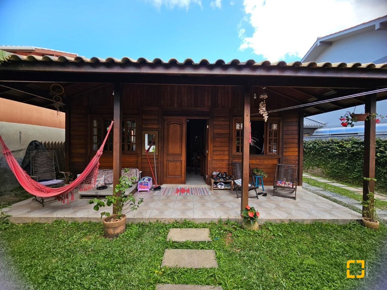 Casa com 82m², 3 quartos (sendo 1 suíte), 1 garagem, no bairro Campeche em Florianópolis