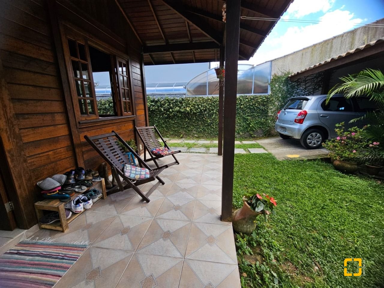 Casa com 82m², 3 quartos (sendo 1 suíte), 1 garagem, no bairro Campeche em Florianópolis