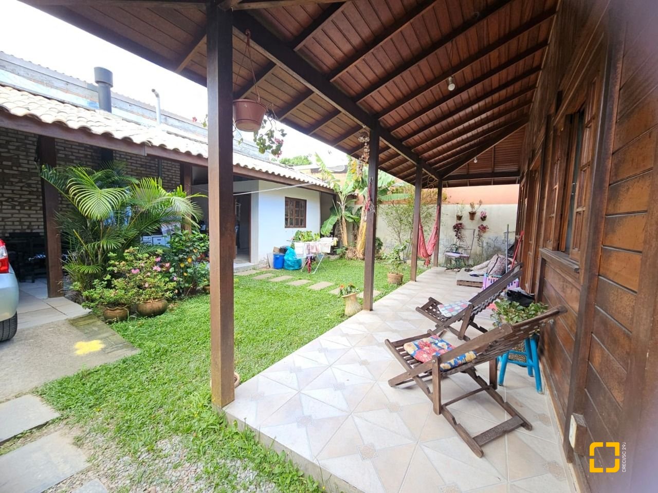 Casa com 82m², 3 quartos (sendo 1 suíte), 1 garagem, no bairro Campeche em Florianópolis