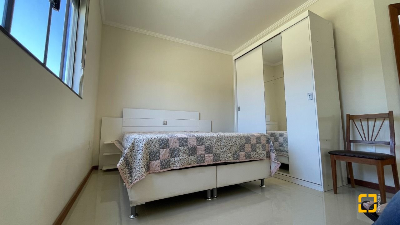 Casa de Condomínio com 223m², 7 quartos (sendo 3 suítes), 2 garagens, no bairro Ingleses em Florianópolis