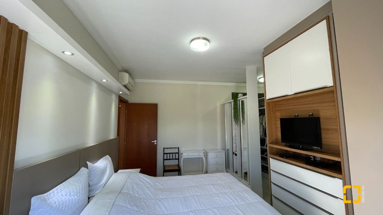 Casa de Condomínio com 223m², 7 quartos (sendo 3 suítes), 2 garagens, no bairro Ingleses em Florianópolis