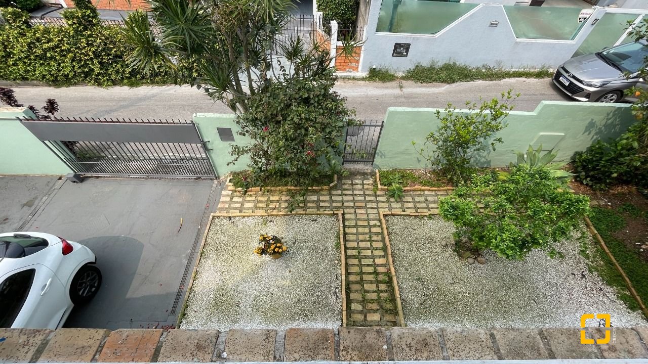 Casa com 256m², 5 quartos (sendo 1 suíte), 4 garagens, no bairro Ingleses em Florianópolis