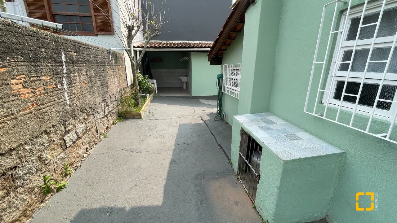 Casa com 256m², 5 quartos (sendo 1 suíte), 4 garagens, no bairro Ingleses em Florianópolis