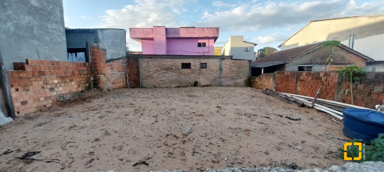 Terreno com 126m², no bairro Campeche em Florianópolis