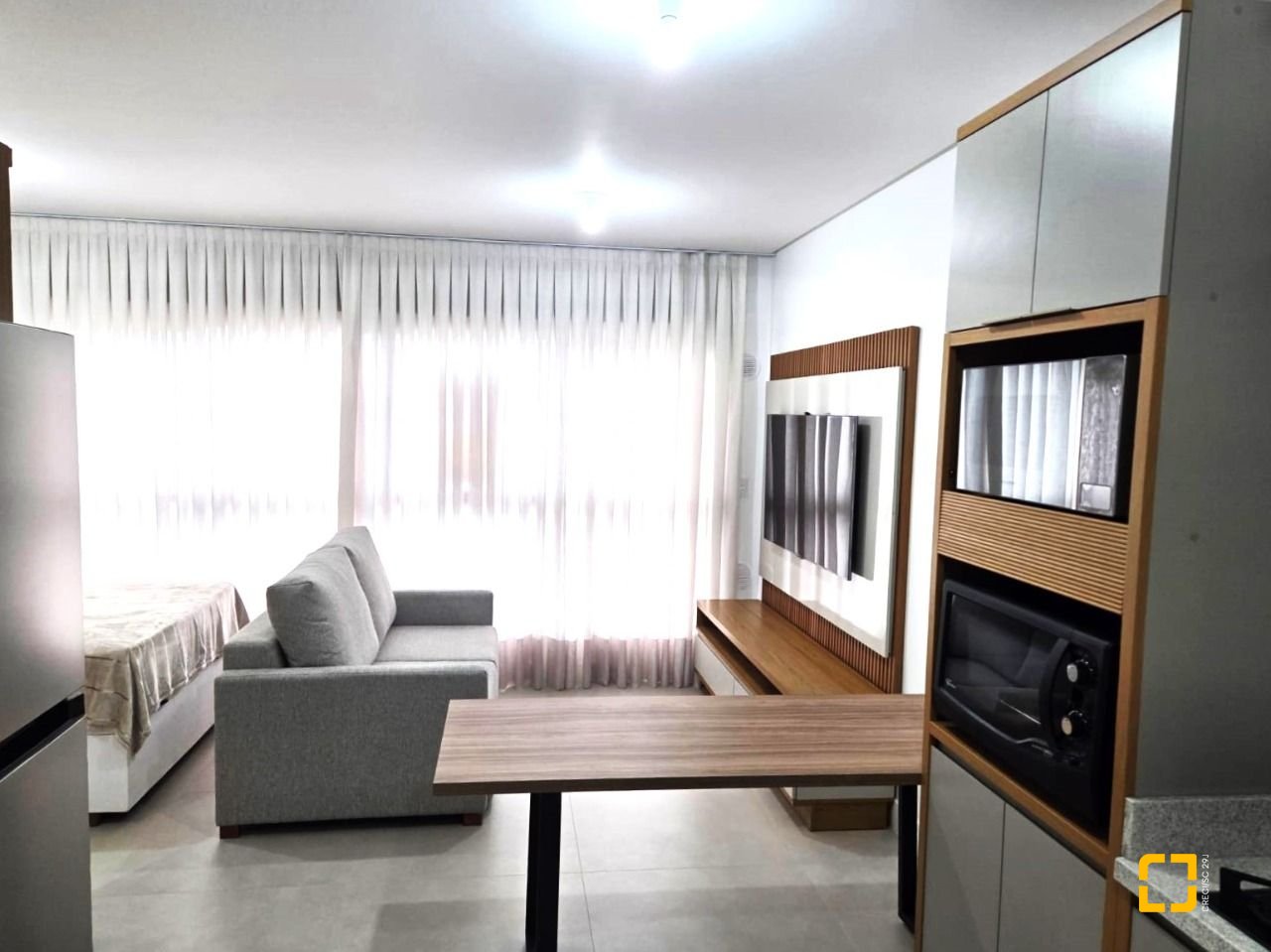 Studio com 32m², 1 quarto (sendo 1 suíte), 1 garagem, no bairro Estreito em Florianópolis