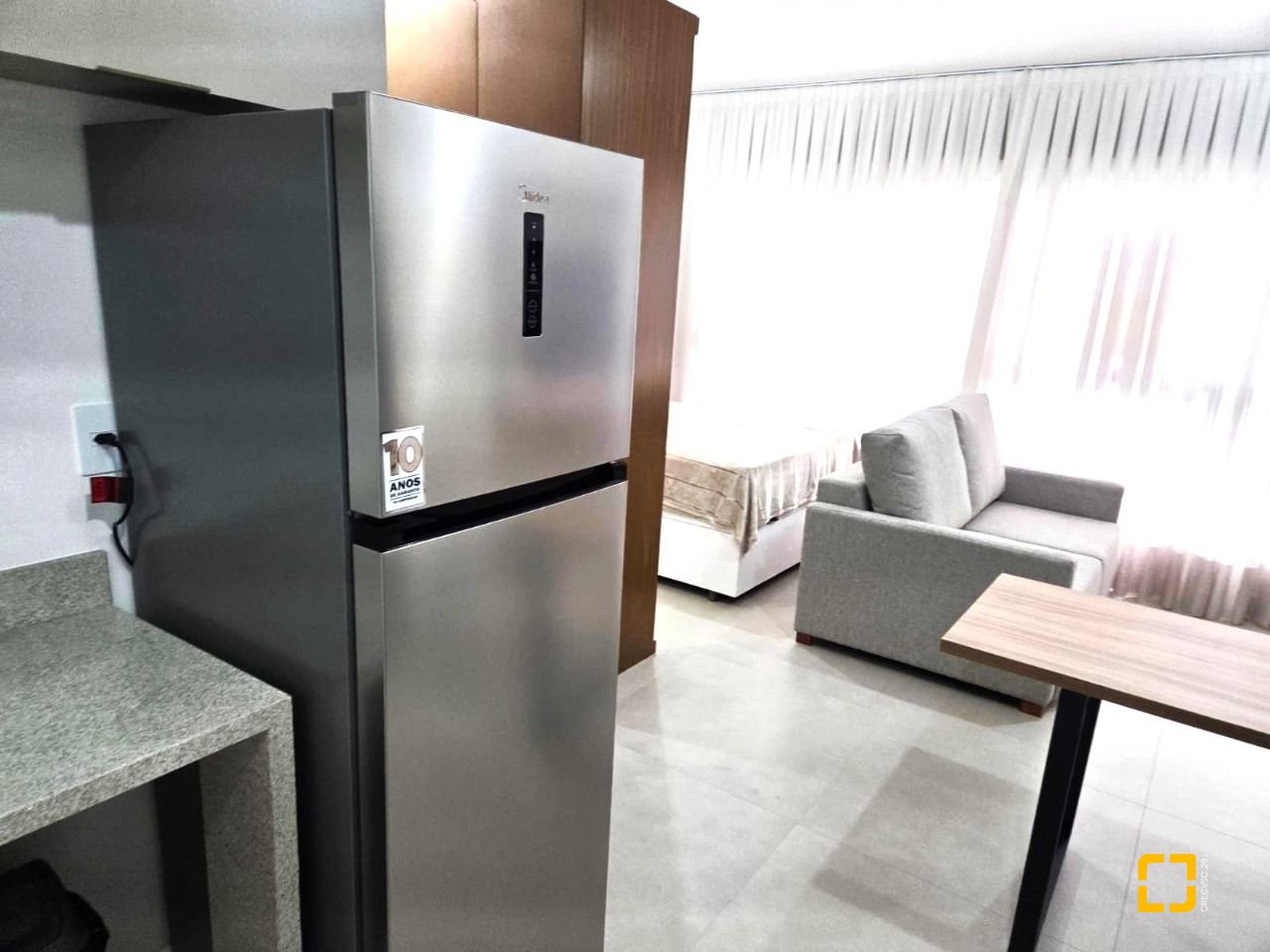 Studio com 32m², 1 quarto (sendo 1 suíte), 1 garagem, no bairro Estreito em Florianópolis