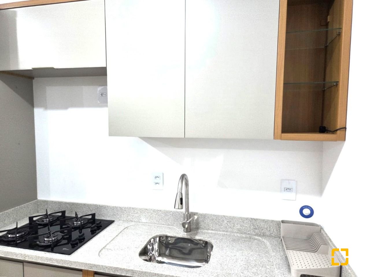 Studio com 32m², 1 quarto (sendo 1 suíte), 1 garagem, no bairro Estreito em Florianópolis
