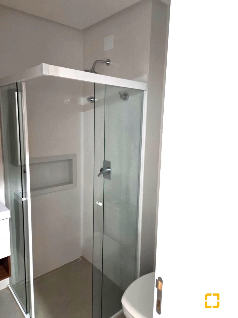 Studio com 32m², 1 quarto (sendo 1 suíte), 1 garagem, no bairro Estreito em Florianópolis