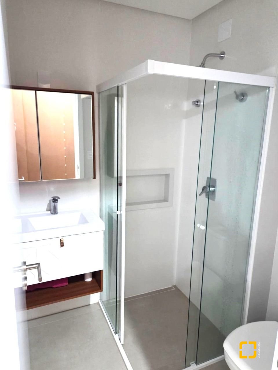 Studio com 32m², 1 quarto (sendo 1 suíte), 1 garagem, no bairro Estreito em Florianópolis