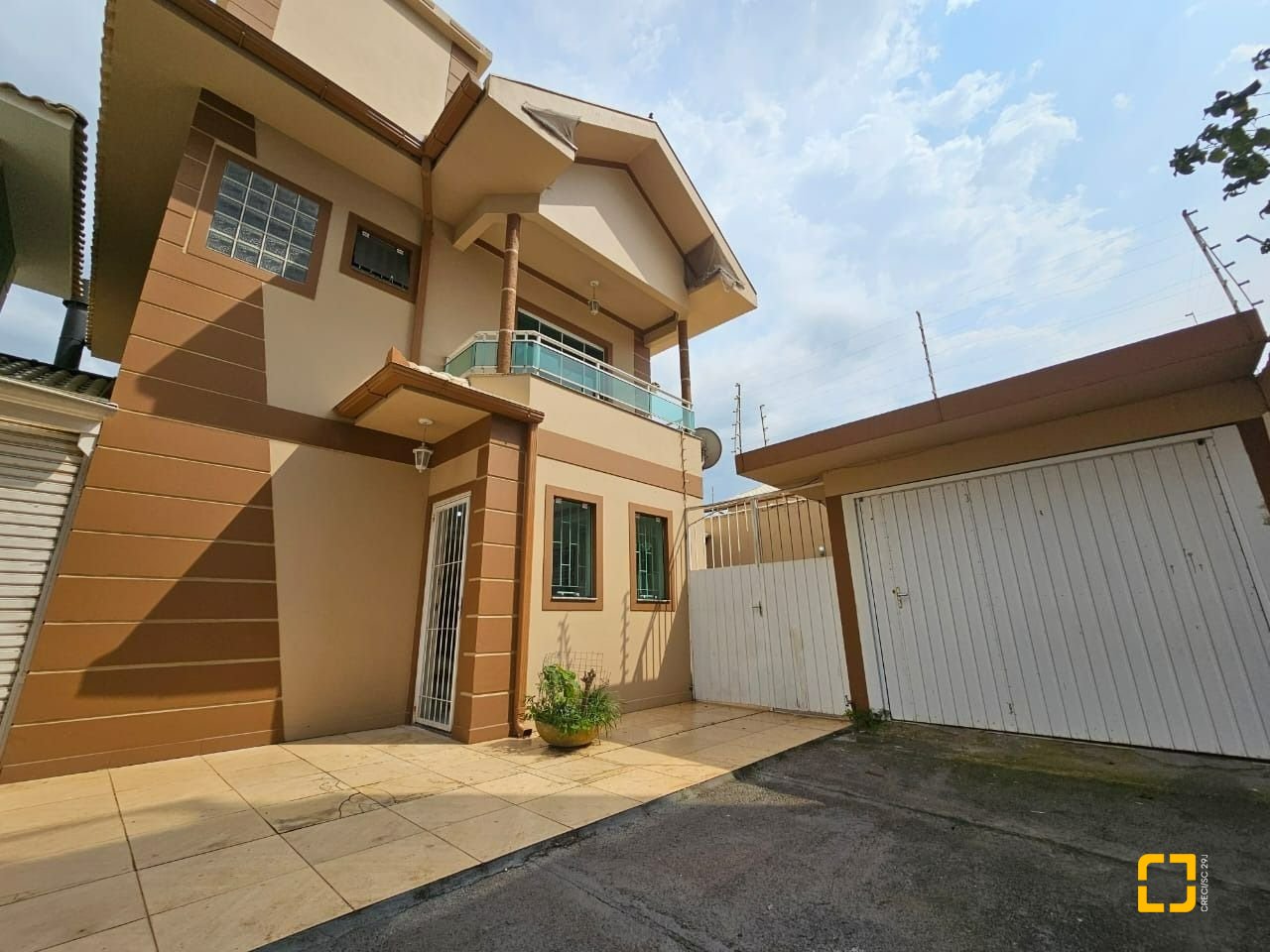 Casa com 140m², 4 quartos (sendo 1 suíte), 2 garagens, no bairro Ingleses em Florianópolis