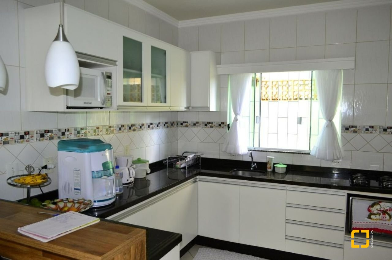 Casa com 140m², 4 quartos (sendo 1 suíte), 2 garagens, no bairro Ingleses em Florianópolis