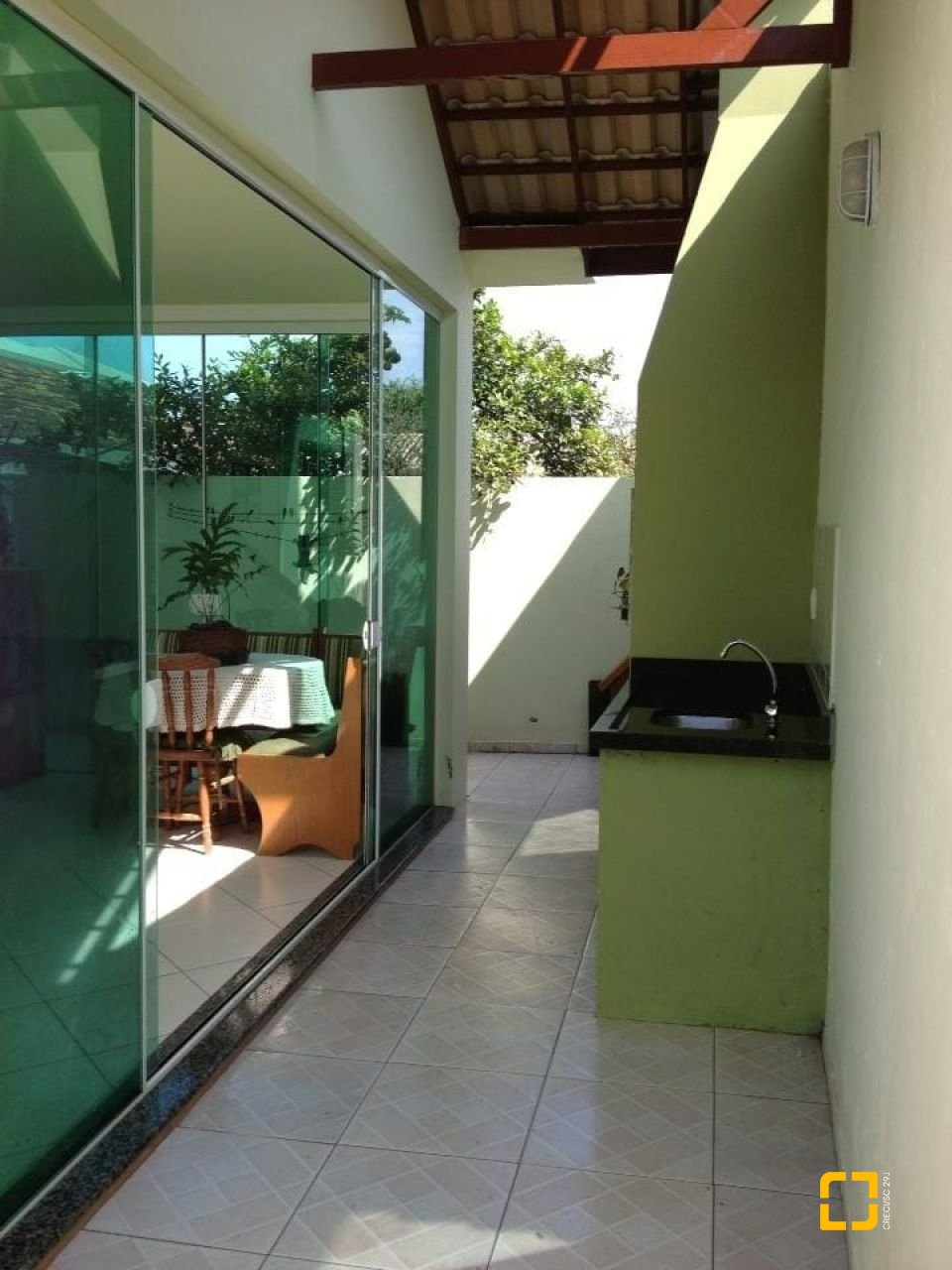 Casa com 140m², 4 quartos (sendo 1 suíte), 2 garagens, no bairro Ingleses em Florianópolis