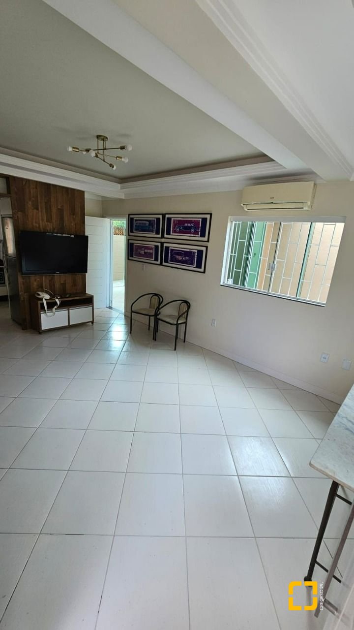 Casa com 140m², 4 quartos (sendo 1 suíte), 2 garagens, no bairro Ingleses em Florianópolis