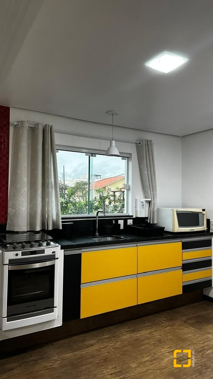 Casa com 101m², 3 quartos (sendo 1 suíte), 1 garagem, no bairro Ingleses em Florianópolis