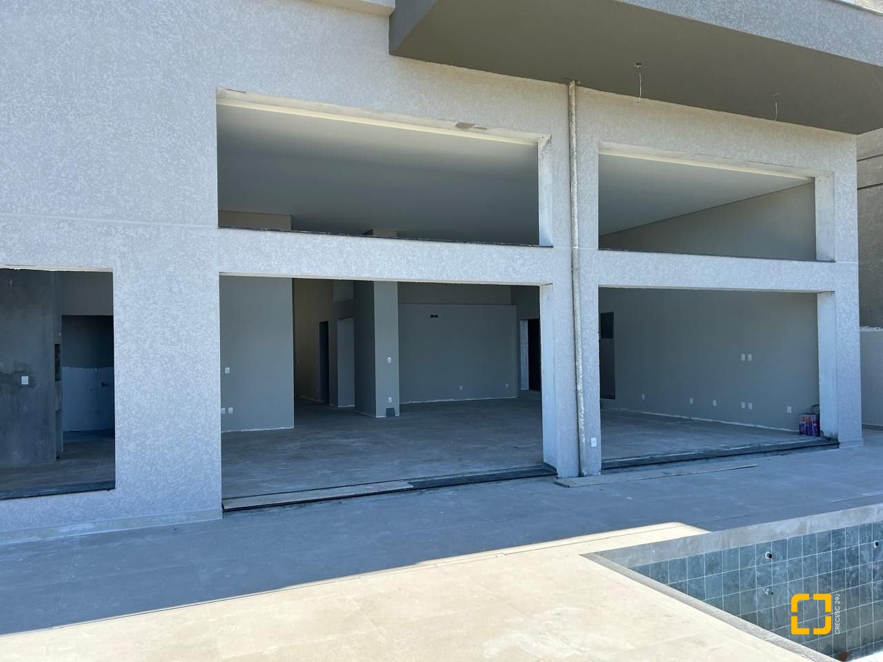 Casa de Condomínio com 551m², 4 quartos (sendo 4 suítes), 2 garagens, no bairro Ingleses em Florianópolis
