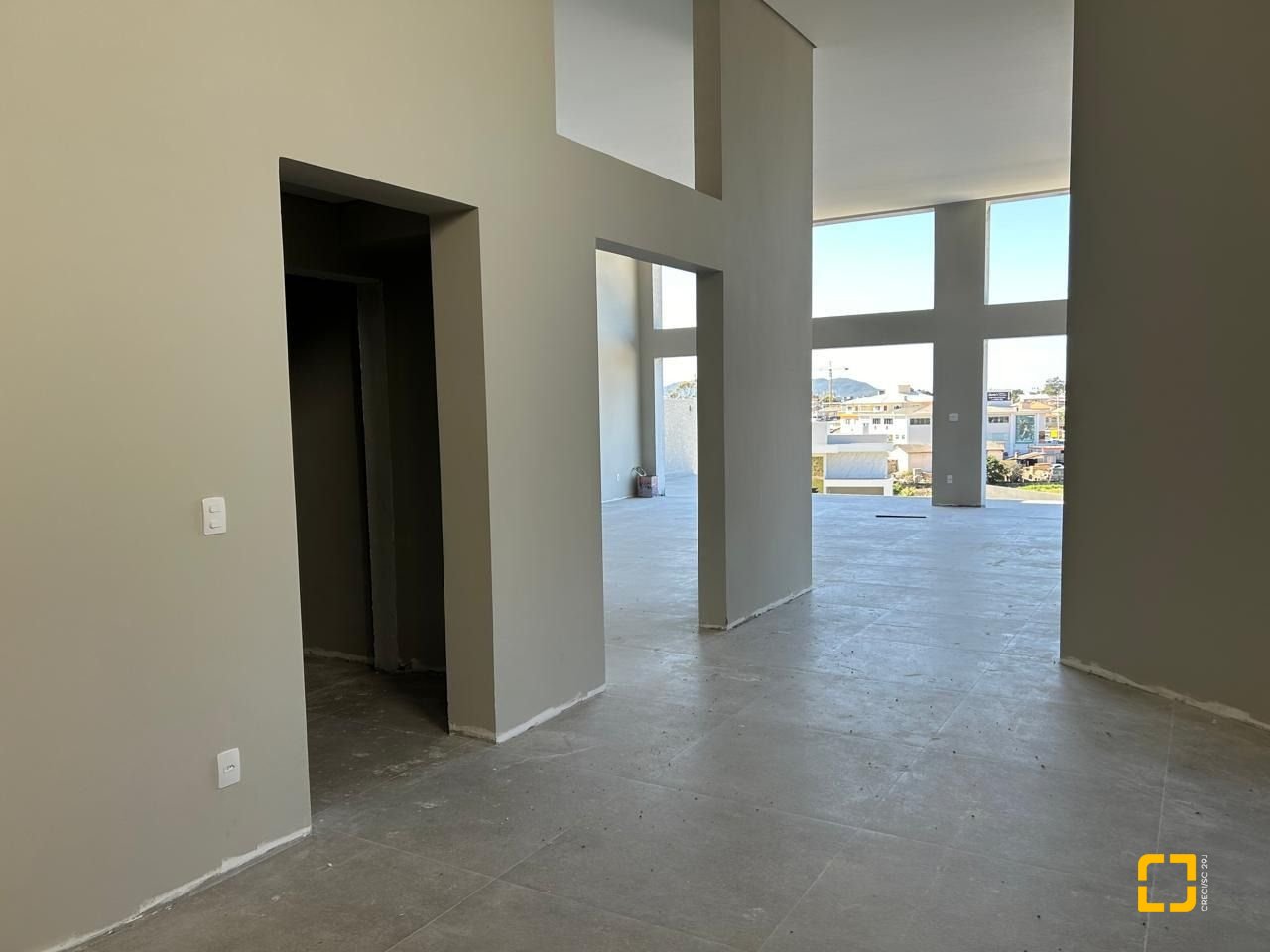 Casa de Condomínio com 551m², 4 quartos (sendo 4 suítes), 2 garagens, no bairro Ingleses em Florianópolis