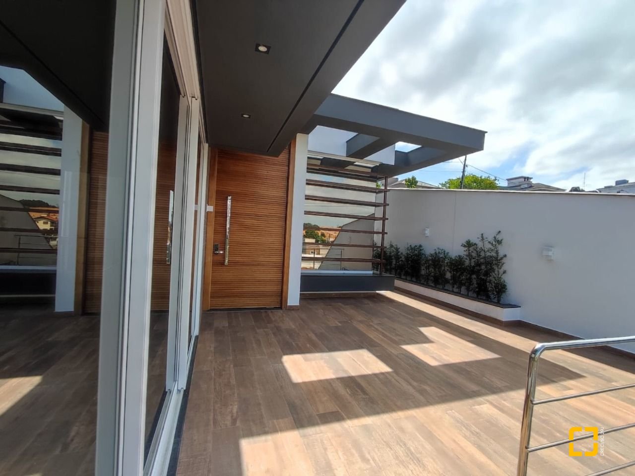 Casa com 268m², 4 quartos (sendo 1 suíte), 2 garagens, no bairro Pedra Branca em Palhoça