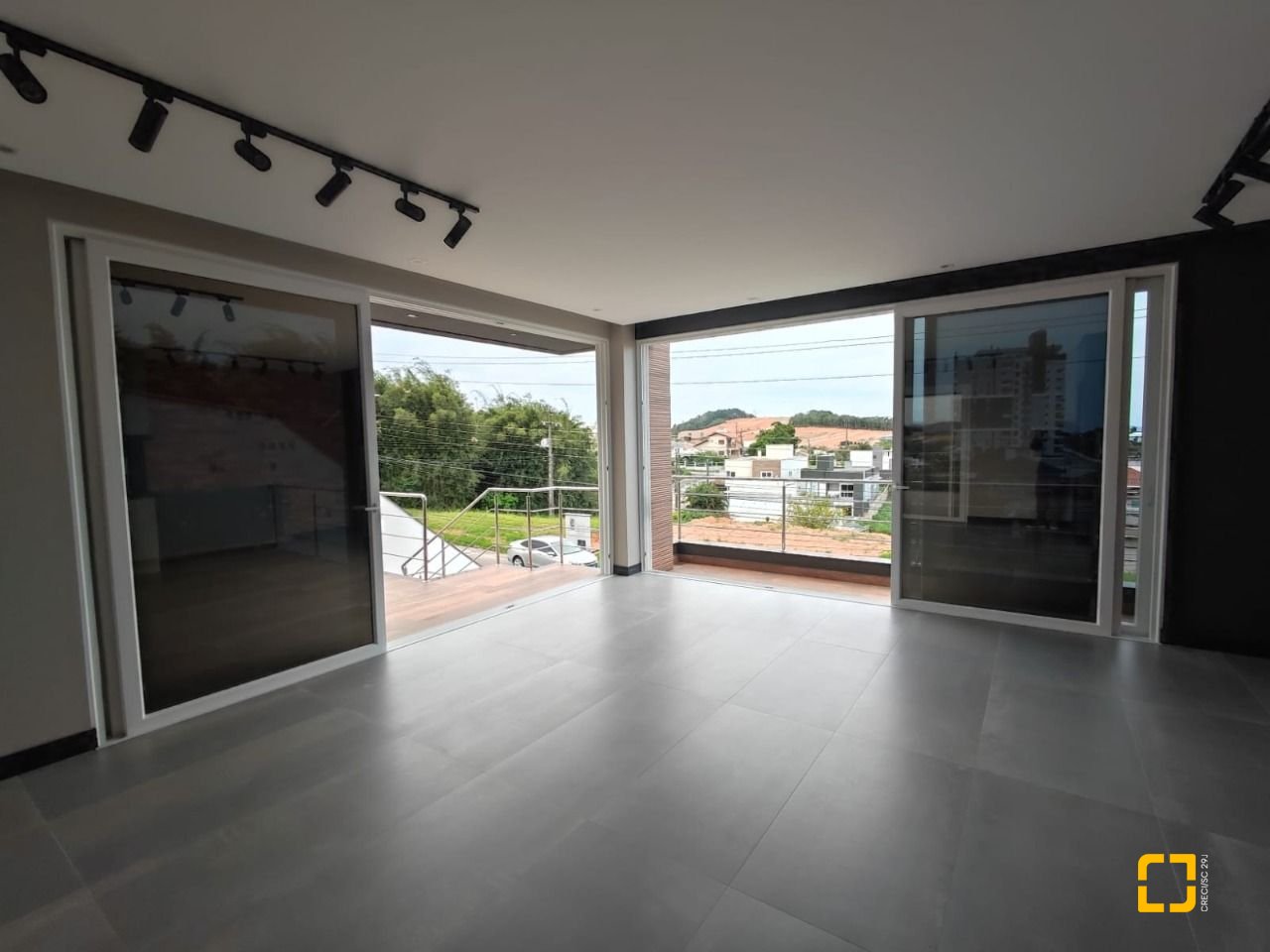 Casa com 268m², 4 quartos (sendo 1 suíte), 2 garagens, no bairro Pedra Branca em Palhoça