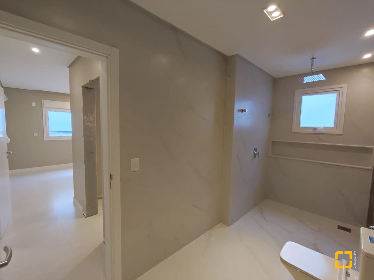 Casa com 268m², 4 quartos (sendo 1 suíte), 2 garagens, no bairro Pedra Branca em Palhoça