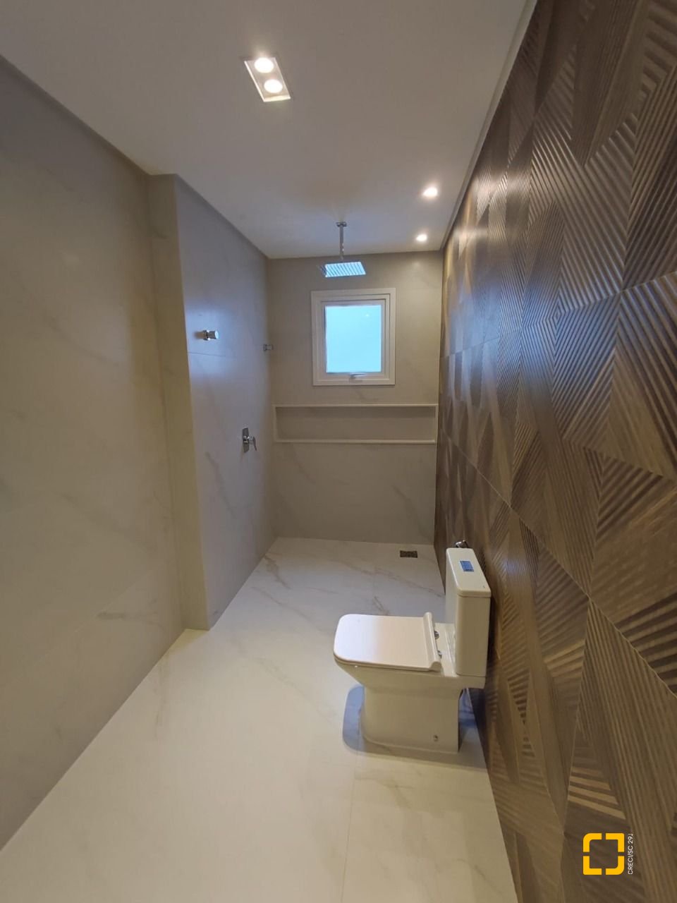 Casa com 268m², 4 quartos (sendo 1 suíte), 2 garagens, no bairro Pedra Branca em Palhoça