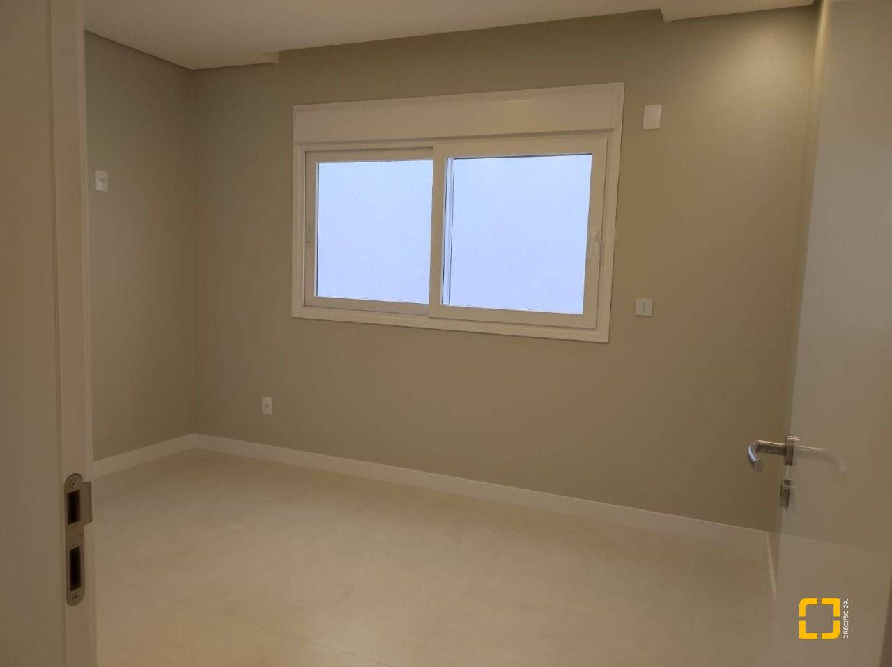 Casa com 268m², 4 quartos (sendo 1 suíte), 2 garagens, no bairro Pedra Branca em Palhoça