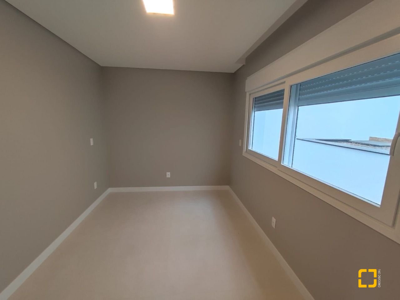 Casa com 268m², 4 quartos (sendo 1 suíte), 2 garagens, no bairro Pedra Branca em Palhoça