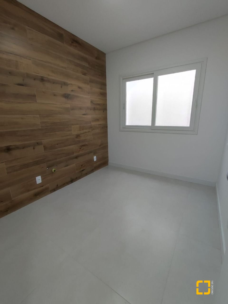 Casa com 268m², 4 quartos (sendo 1 suíte), 2 garagens, no bairro Pedra Branca em Palhoça