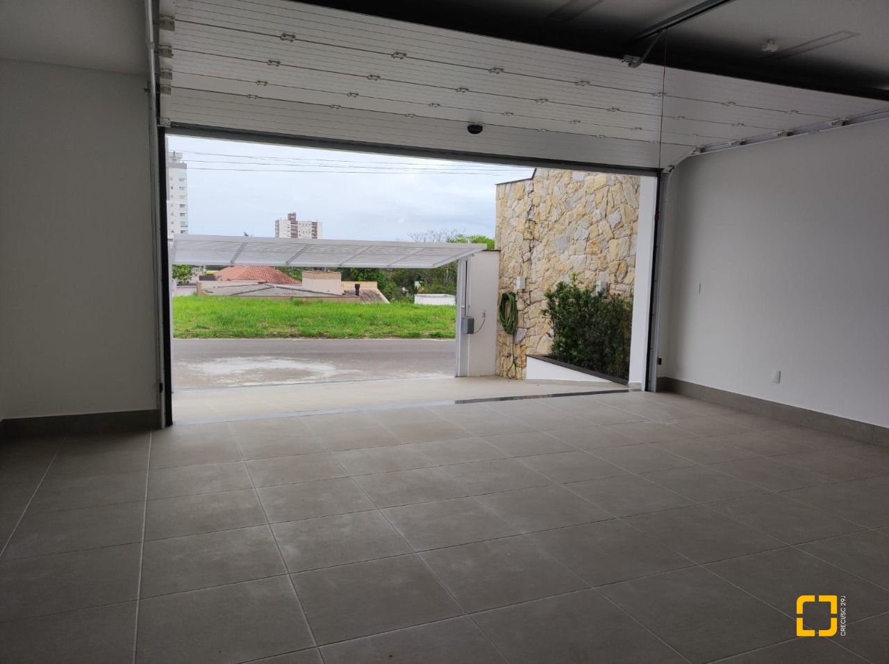 Casa com 268m², 4 quartos (sendo 1 suíte), 2 garagens, no bairro Pedra Branca em Palhoça