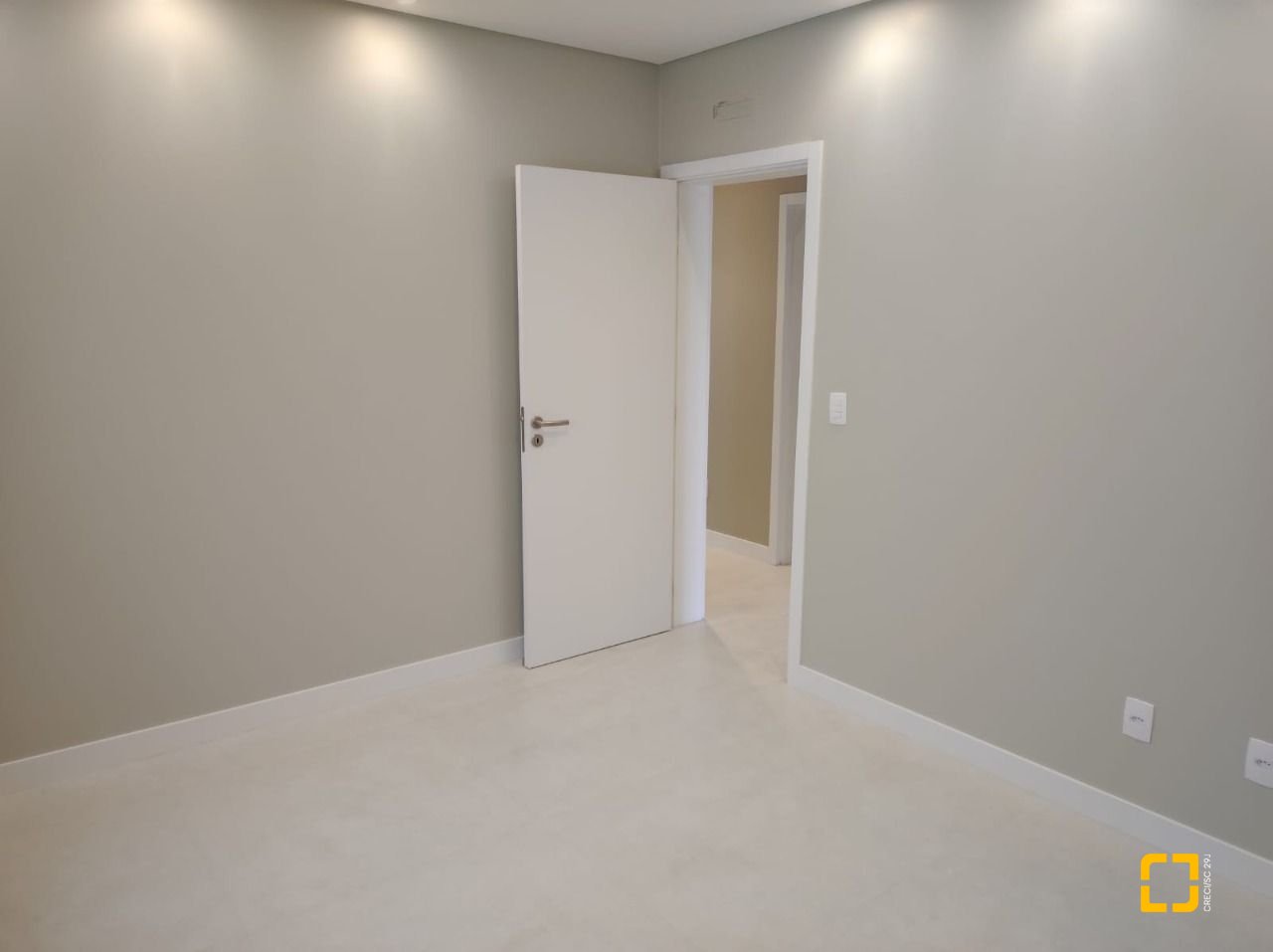 Casa com 268m², 3 quartos (sendo 1 suíte), 2 garagens, no bairro Pedra Branca em Palhoça