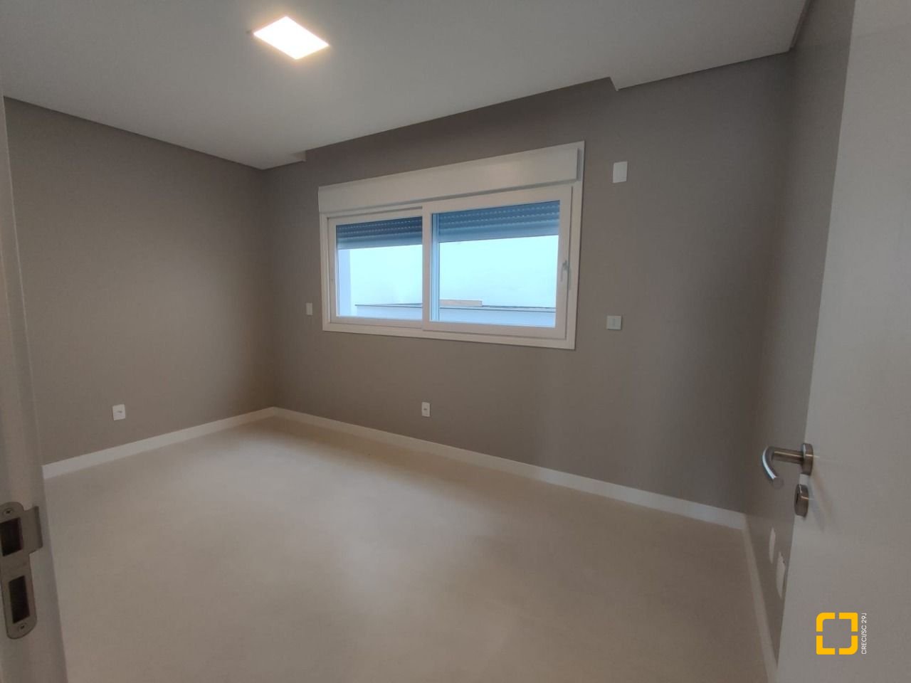 Casa com 268m², 3 quartos (sendo 1 suíte), 2 garagens, no bairro Pedra Branca em Palhoça