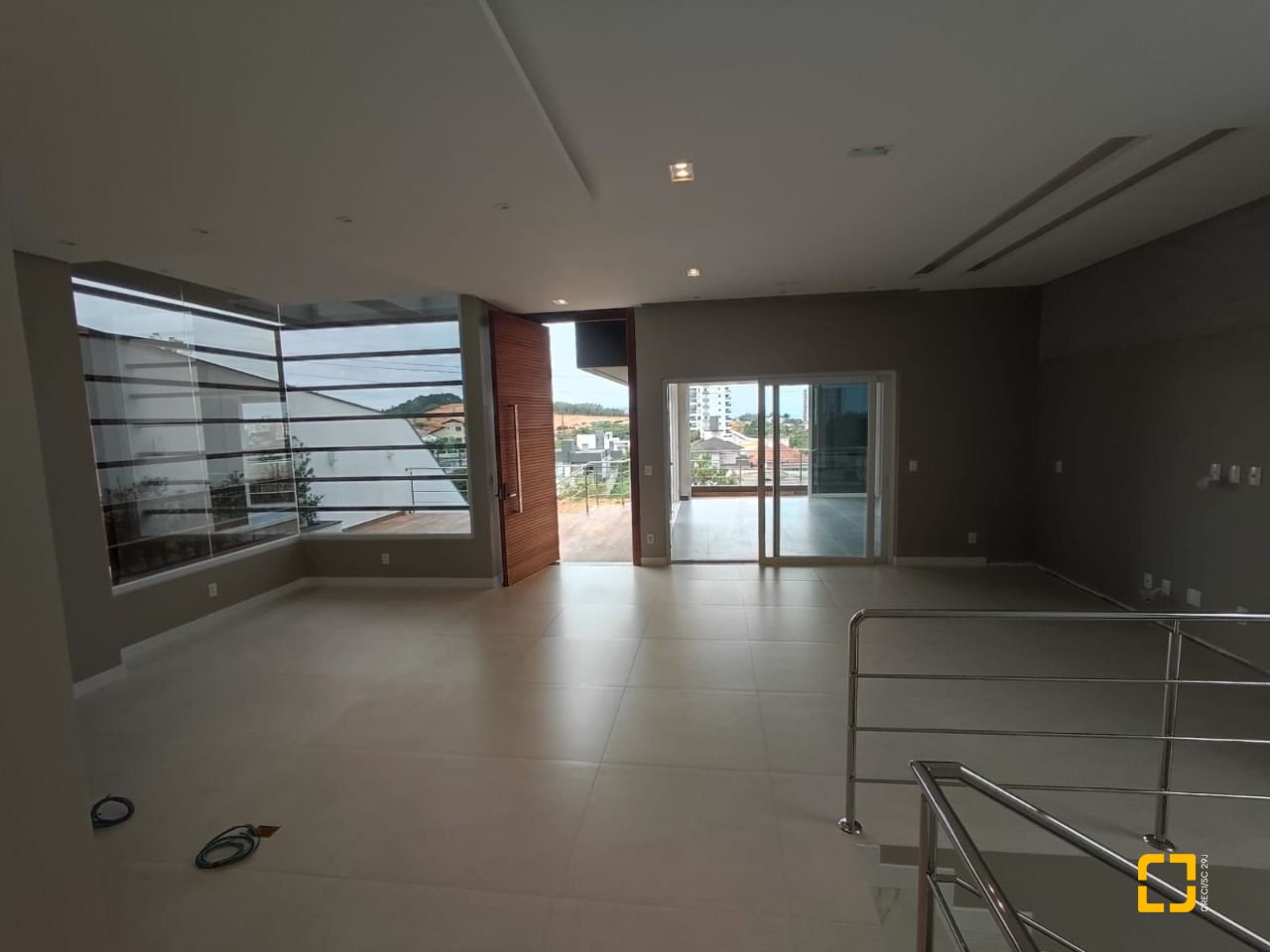 Casa com 268m², 3 quartos (sendo 1 suíte), 2 garagens, no bairro Pedra Branca em Palhoça