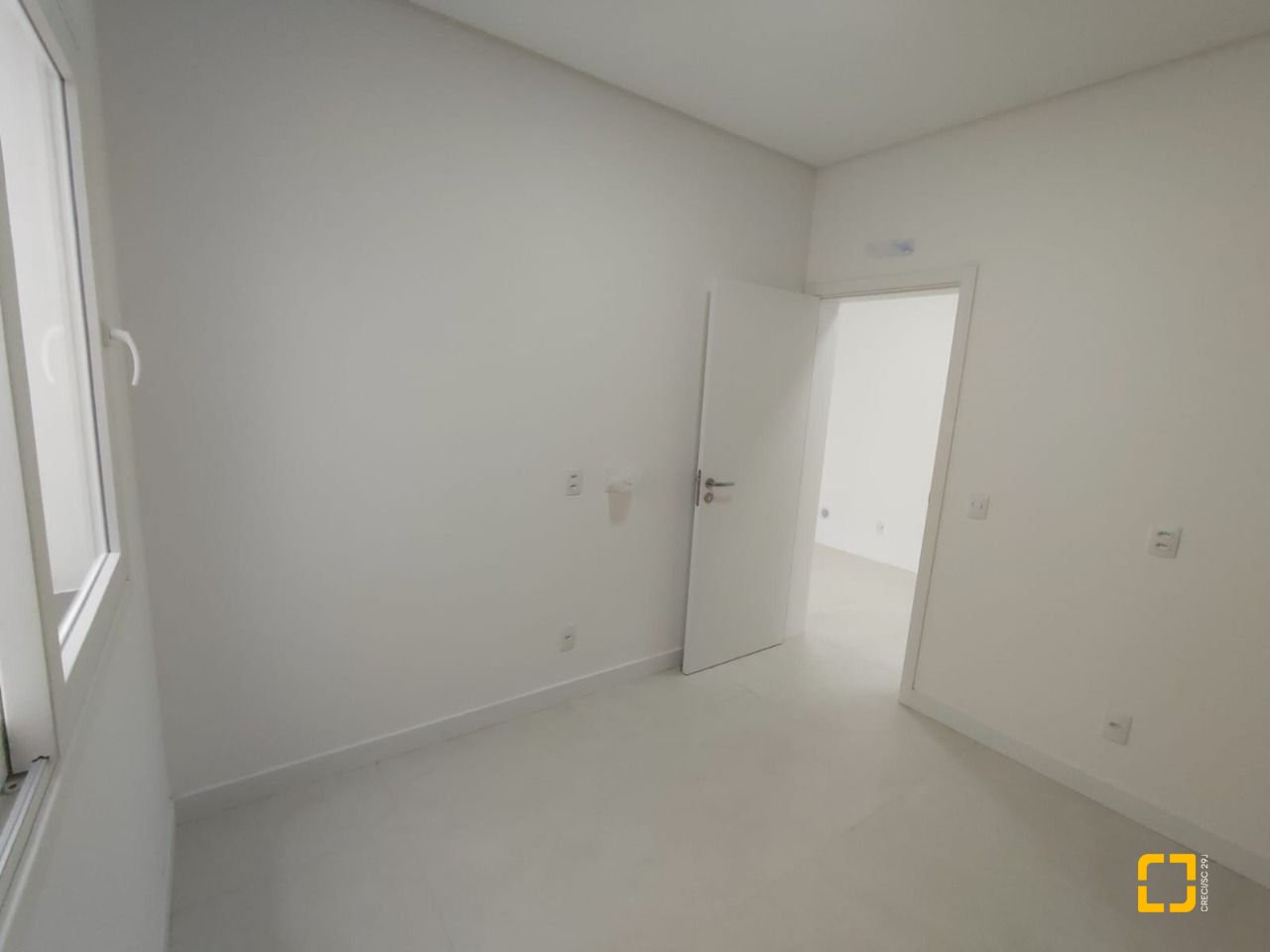 Casa com 268m², 3 quartos (sendo 1 suíte), 2 garagens, no bairro Pedra Branca em Palhoça