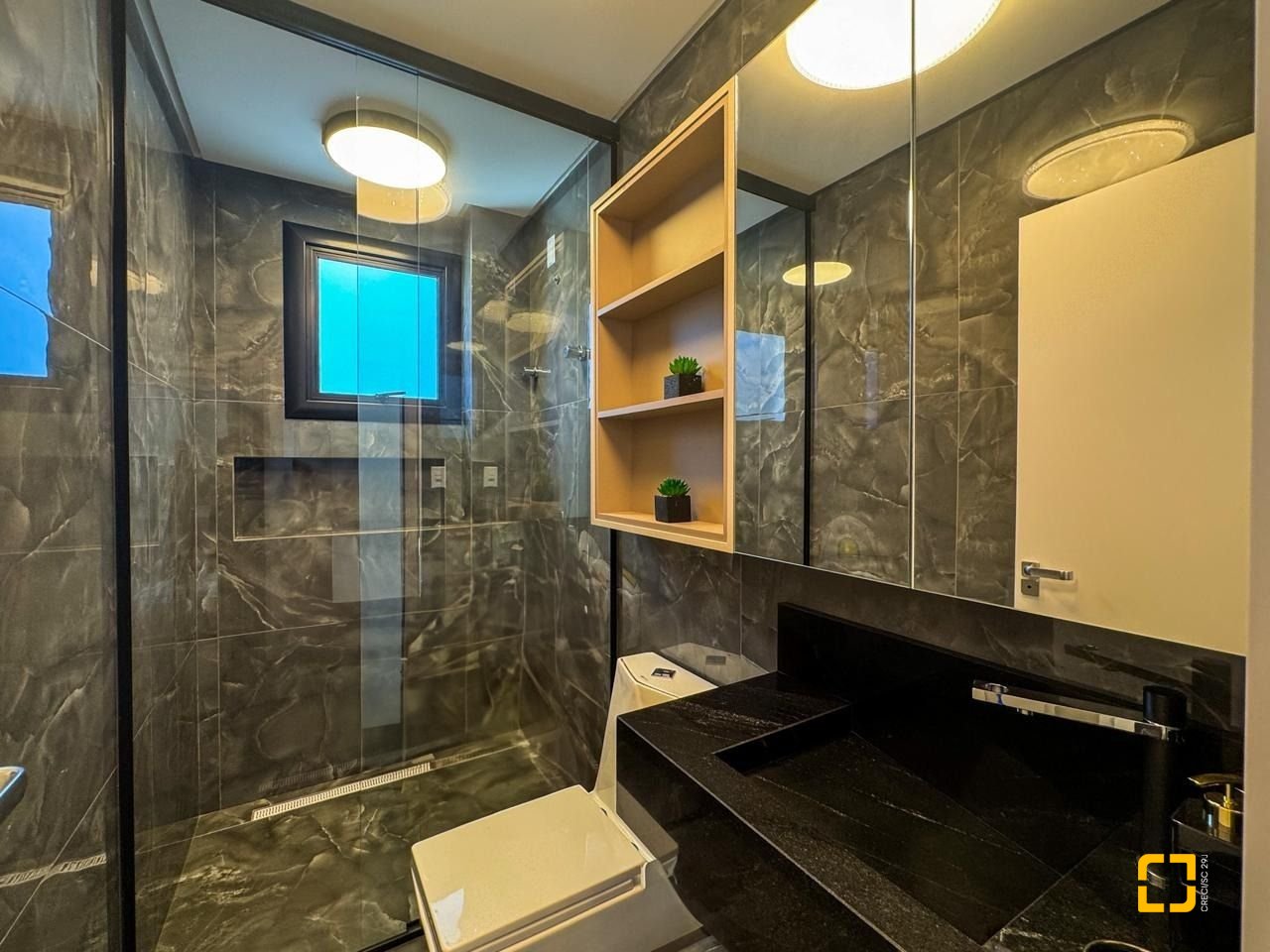 Casa de Condomínio com 225m², 8 quartos (sendo 4 suítes), 3 garagens, no bairro Ingleses em Florianópolis