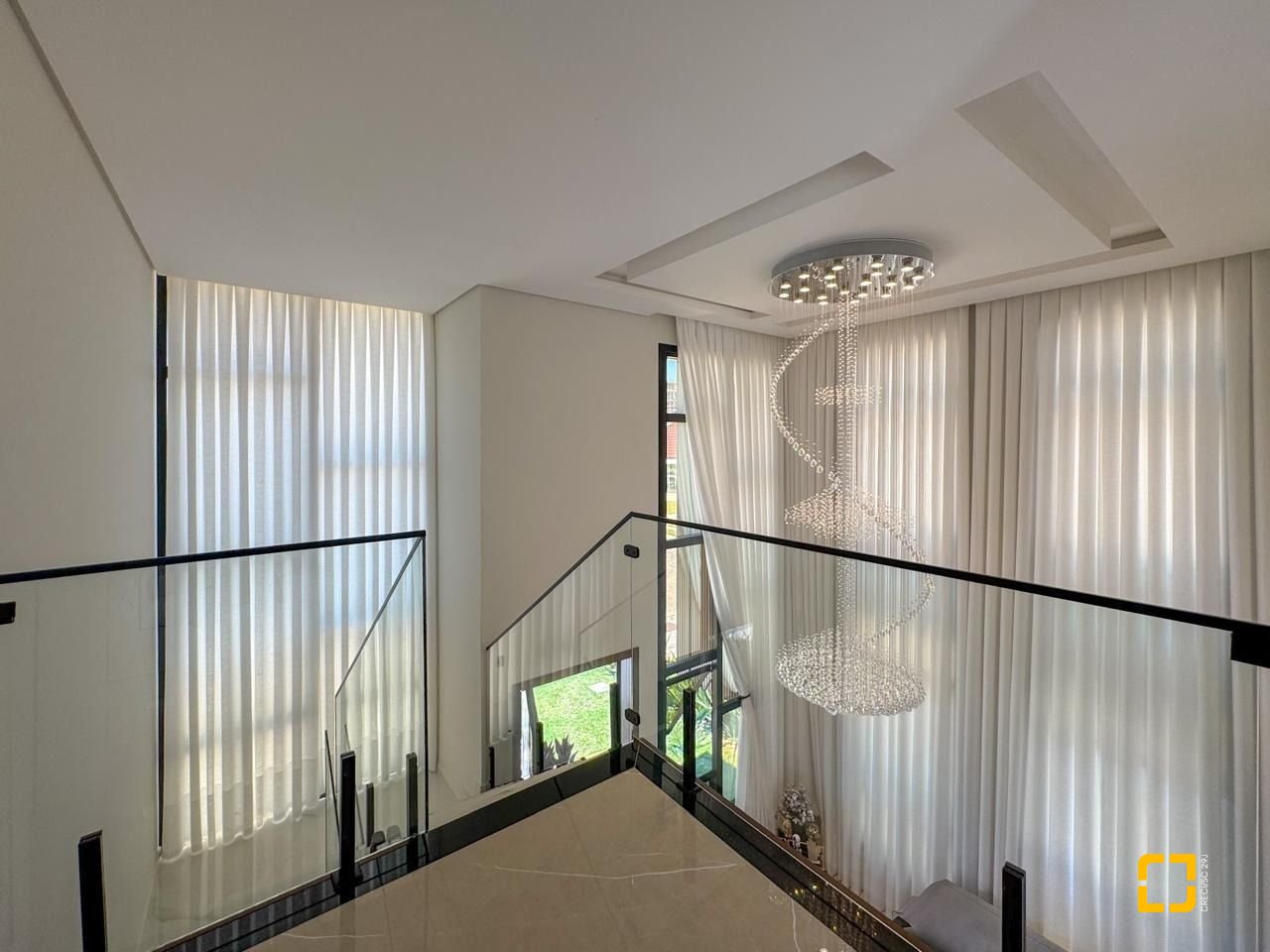 Casa de Condomínio com 225m², 8 quartos (sendo 4 suítes), 3 garagens, no bairro Ingleses em Florianópolis
