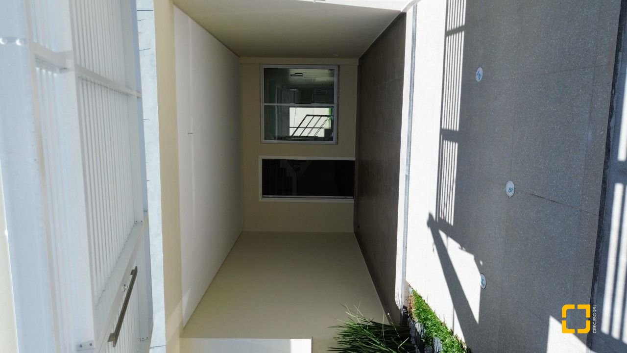 Casa com 133m², 4 quartos (sendo 2 suítes), 1 garagem, no bairro Ingleses em Florianópolis