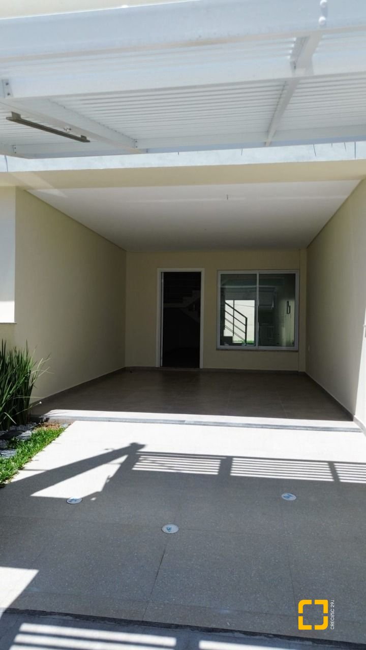 Casa com 133m², 4 quartos (sendo 2 suítes), 1 garagem, no bairro Ingleses em Florianópolis