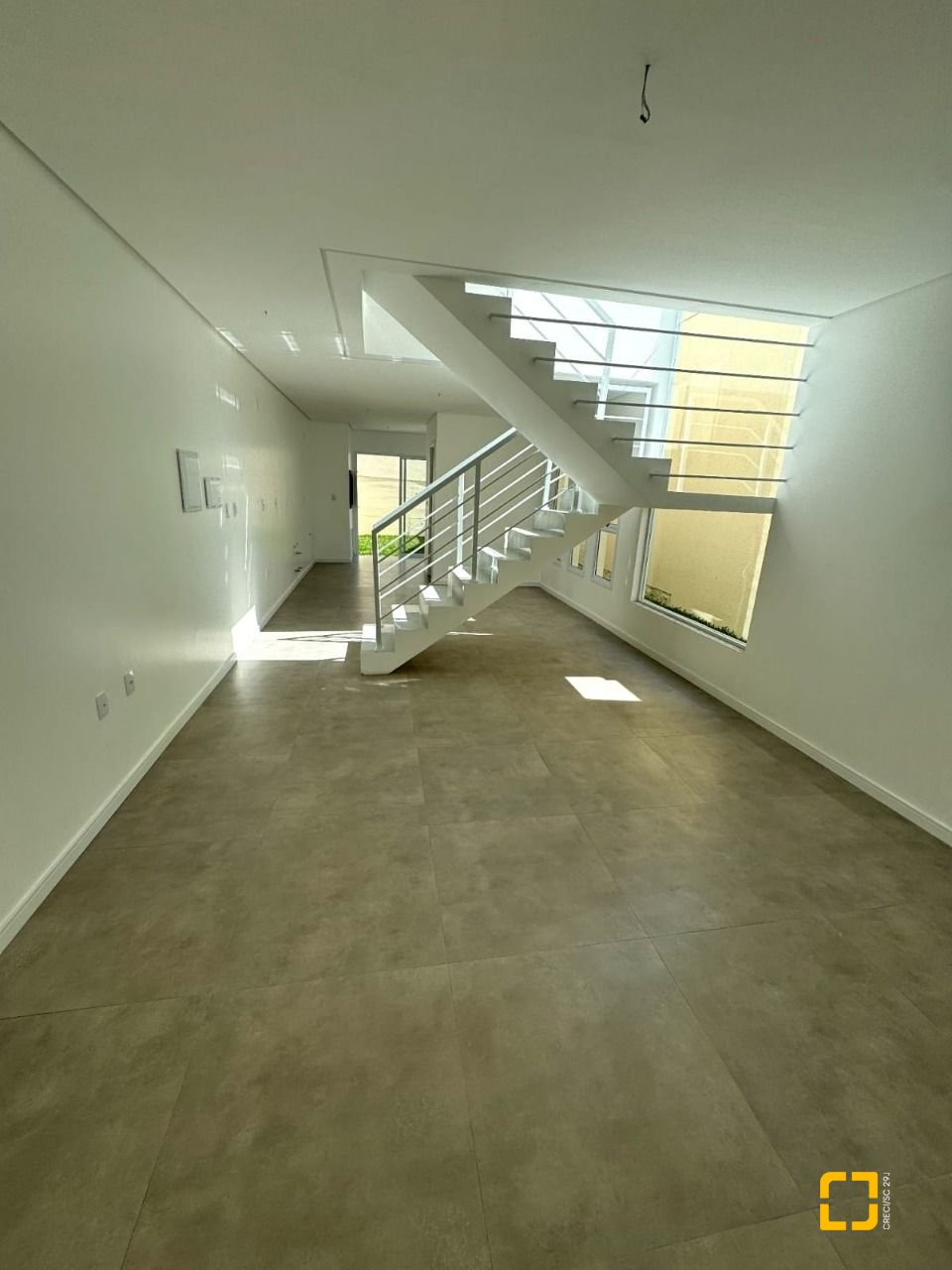 Casa com 143m², 4 quartos (sendo 1 suíte), 2 garagens, no bairro Ingleses em Florianópolis