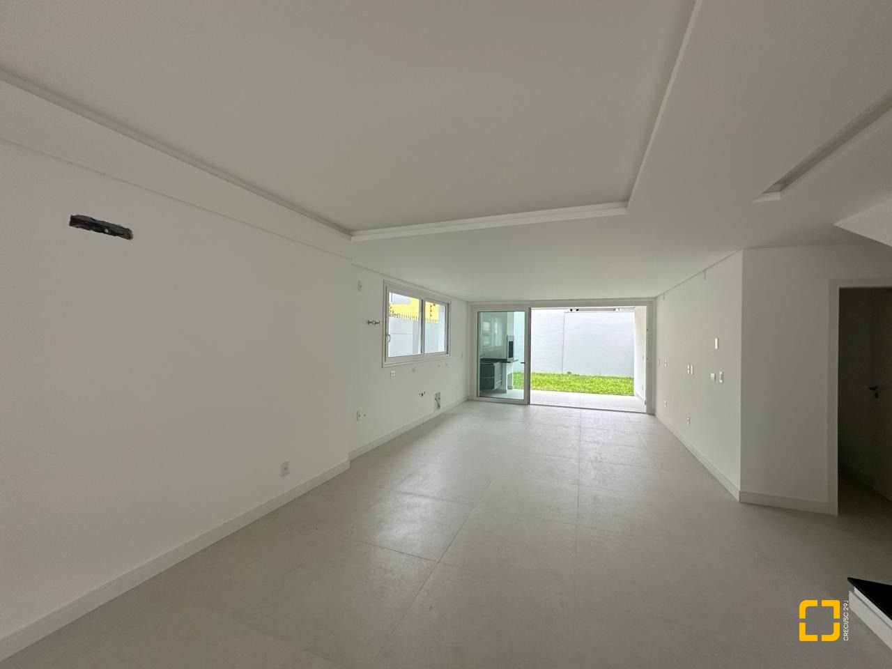 Casa com 199m², 3 quartos (sendo 3 suítes), 2 garagens, no bairro Córrego Grande em Florianópolis