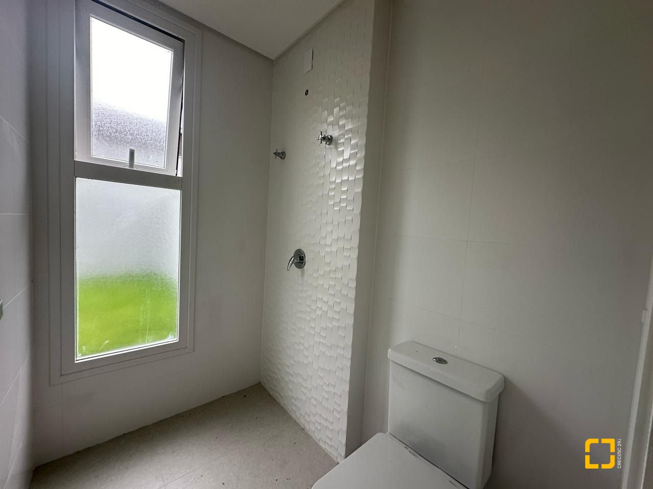 Casa com 199m², 3 quartos (sendo 3 suítes), 2 garagens, no bairro Córrego Grande em Florianópolis