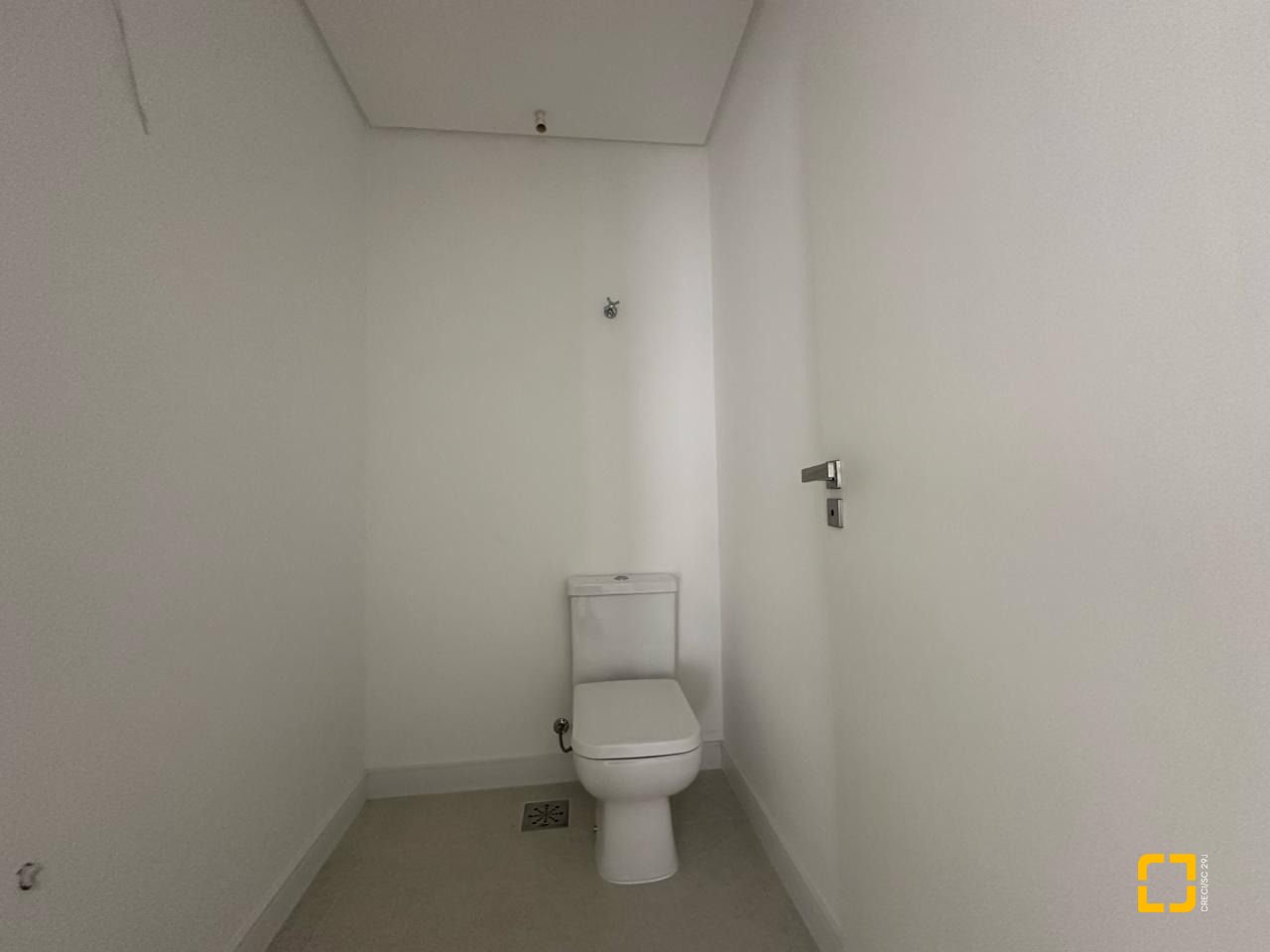 Casa com 199m², 3 quartos (sendo 3 suítes), 2 garagens, no bairro Córrego Grande em Florianópolis